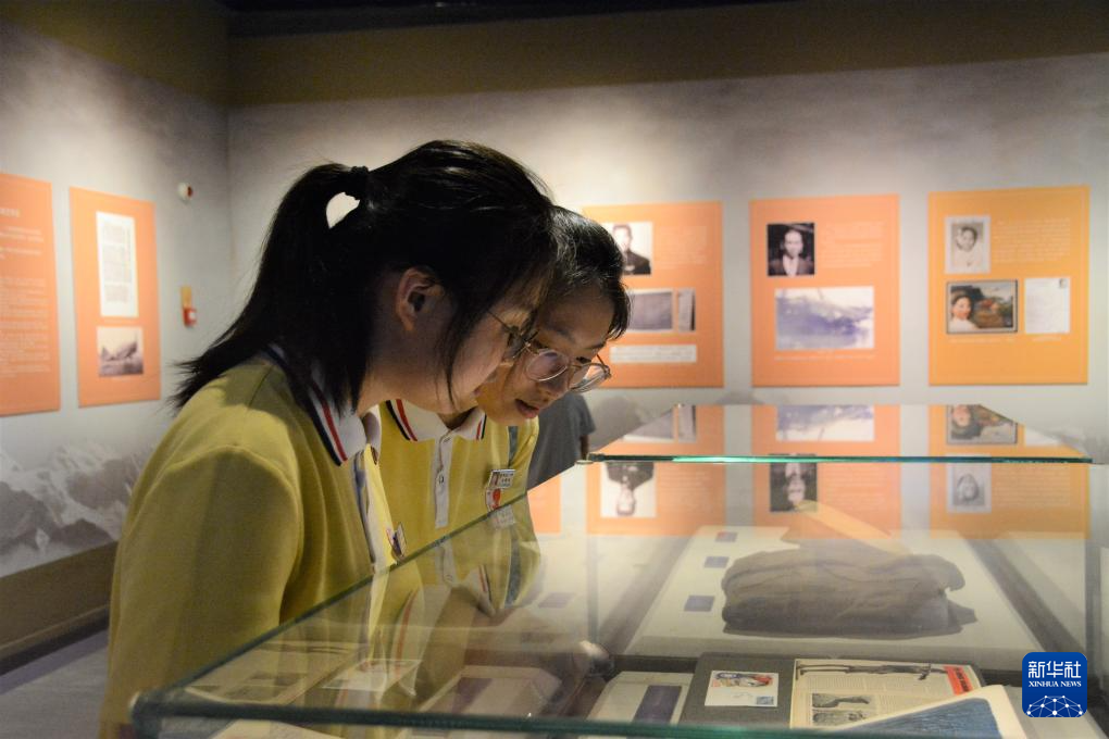 “铭记英雄——飞虎队主题历史图片展”在福州开展