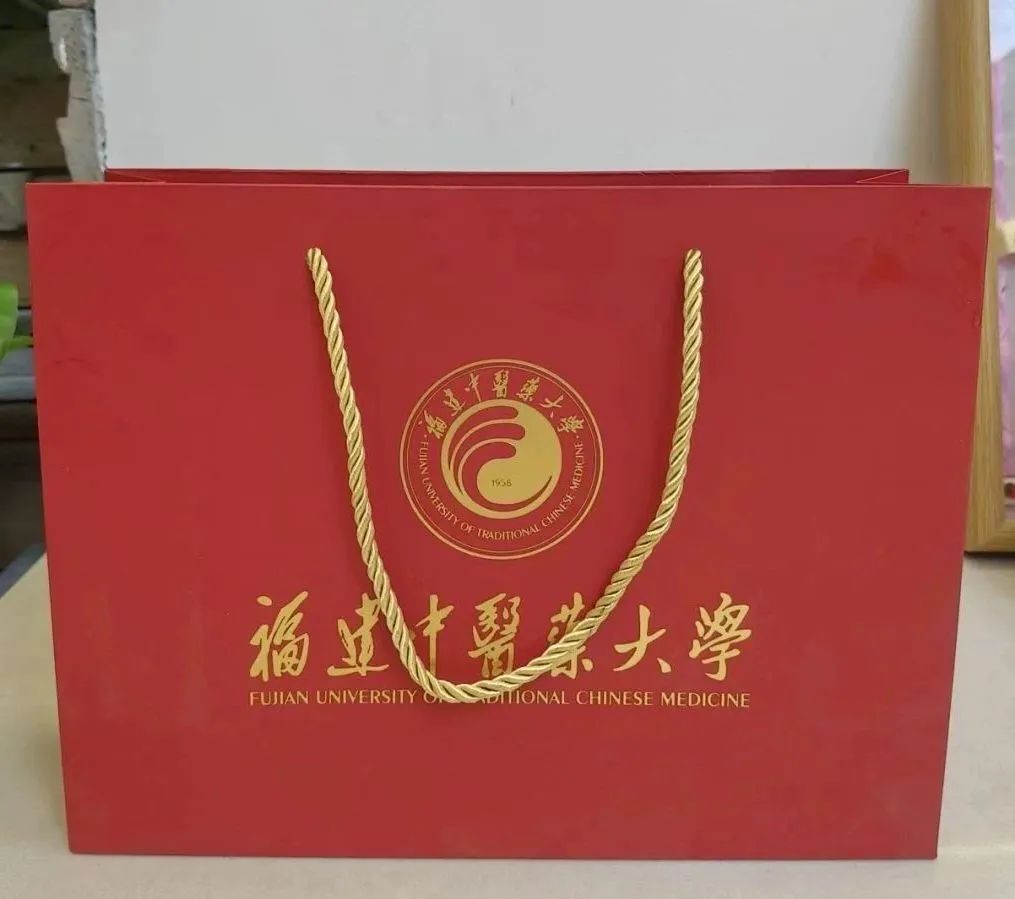 慕了！福建高校这些毕业礼物太宠了！