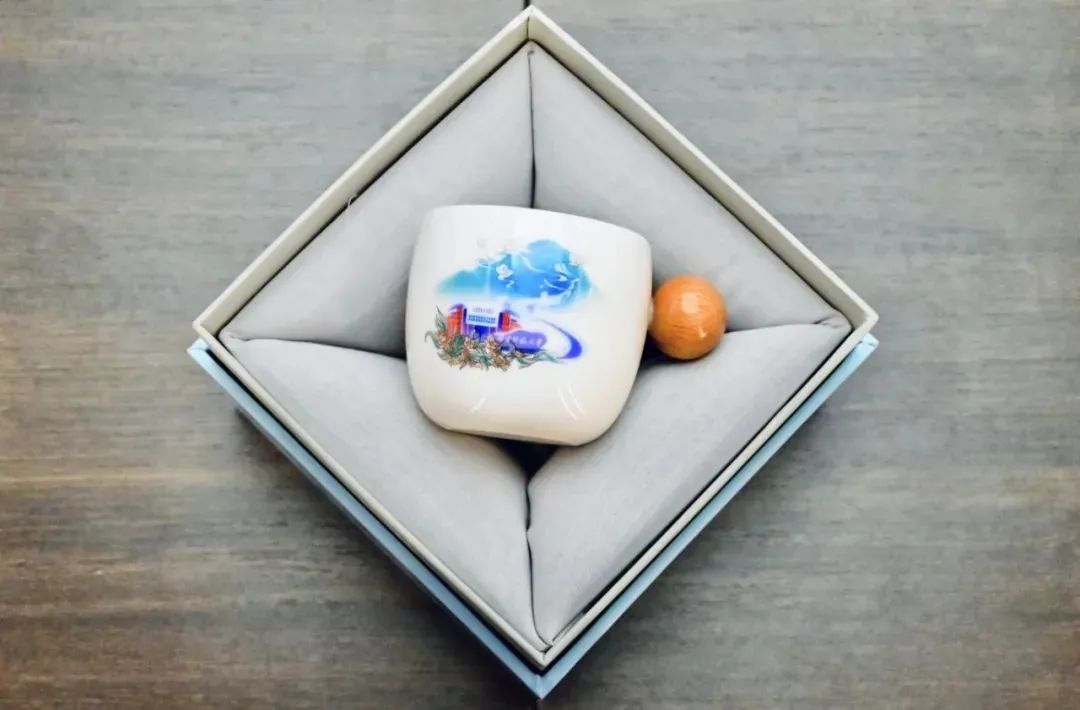 慕了！福建高校这些毕业礼物太宠了！