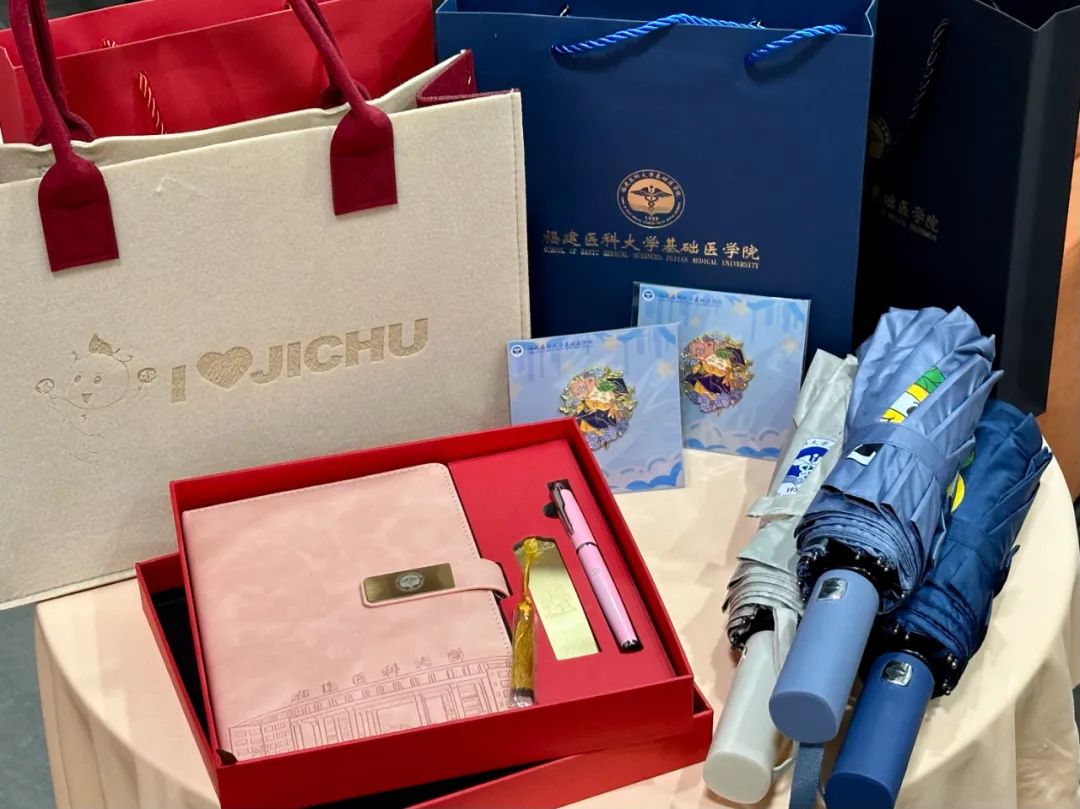 慕了！福建高校这些毕业礼物太宠了！
