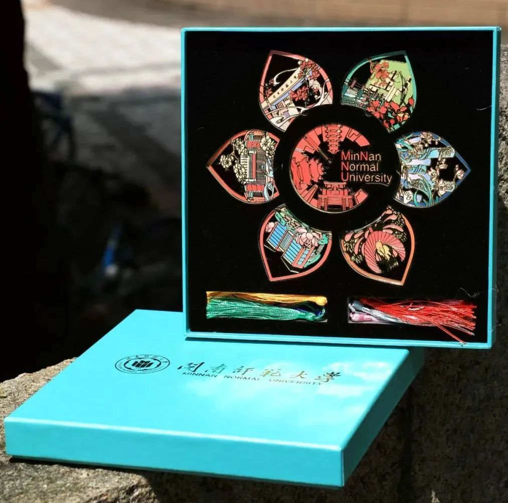 慕了！福建高校这些毕业礼物太宠了！