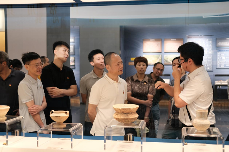 仓山镇赴昙石山遗址博物馆开展主题党日活动