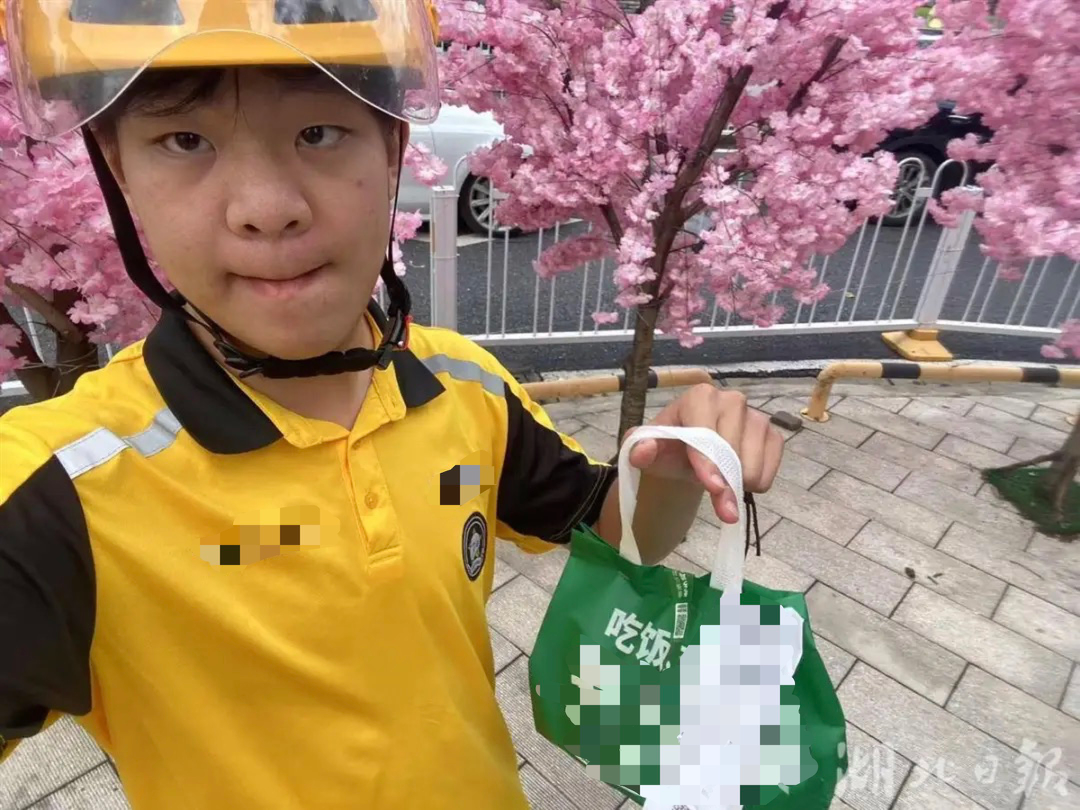 被北科大录取后，他决定去送外卖