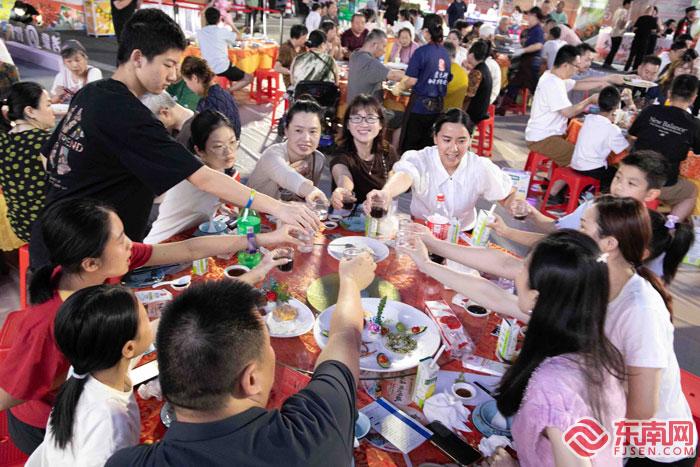 福建乡厨联盟成立 打造乡宴文化新引擎 福建乡厨联盟成立 打造乡宴文化新引擎