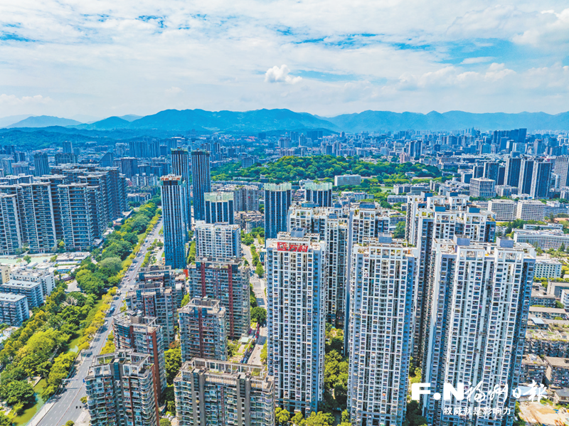 城市蝶变满目新 幸福生活踏歌来