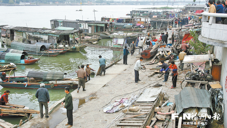 城市蝶变满目新 幸福生活踏歌来