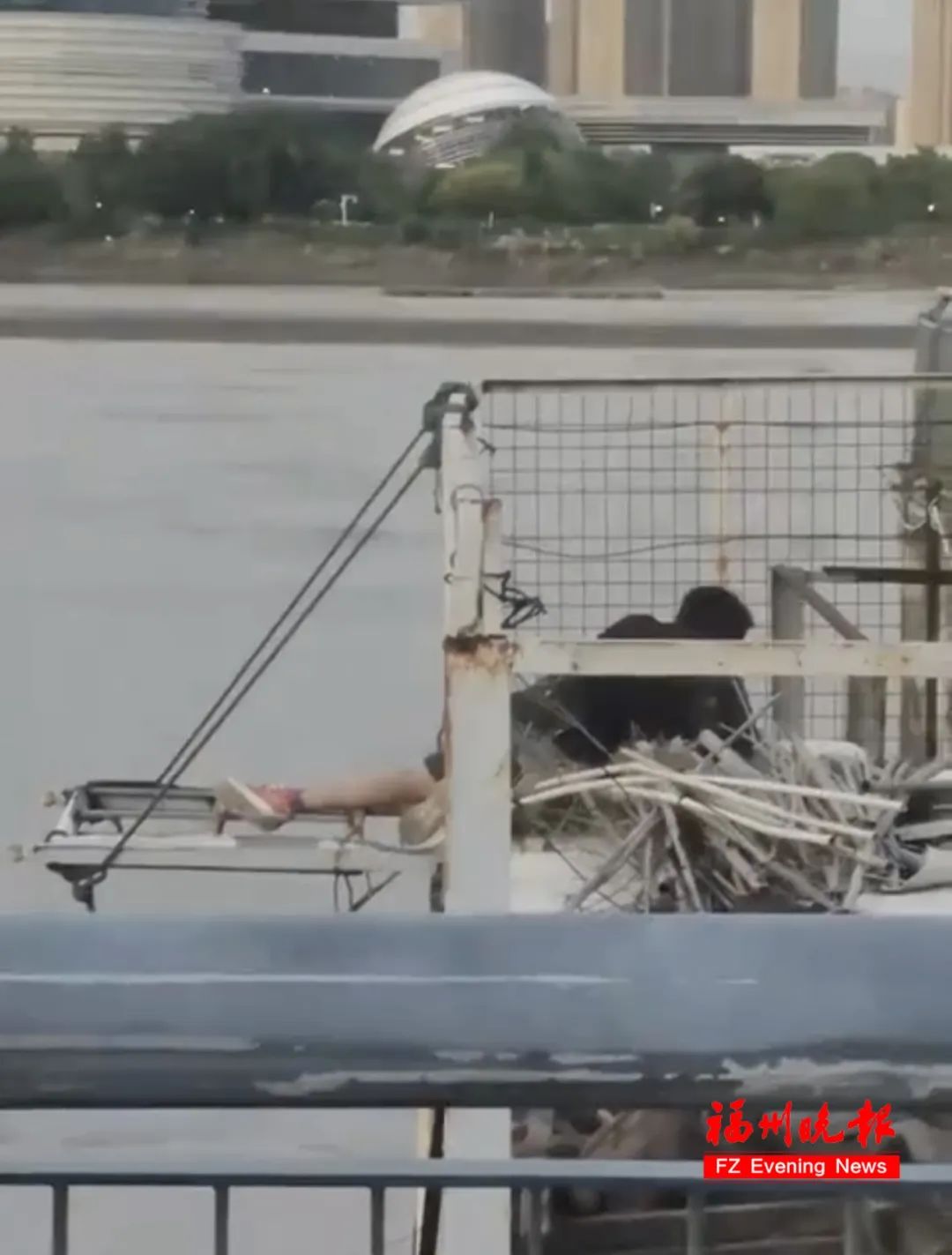 突发！男子凌晨跳闽江！危急时刻……