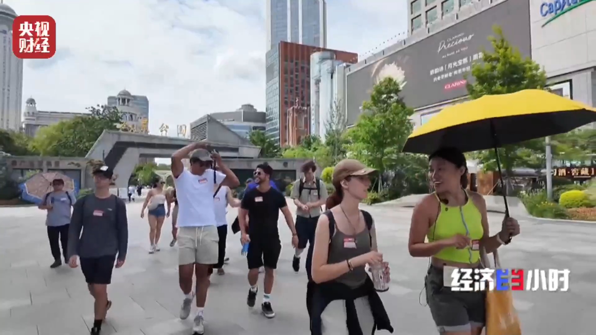 免签“朋友圈”扩增至55国！“中国游”“中国购”持续升温