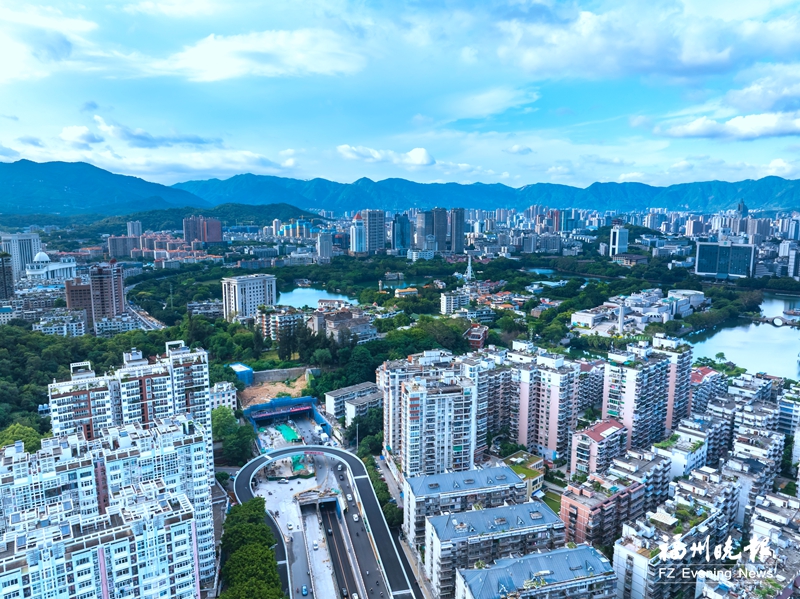 福州：地上路网精心织 地下地铁幸福跑
