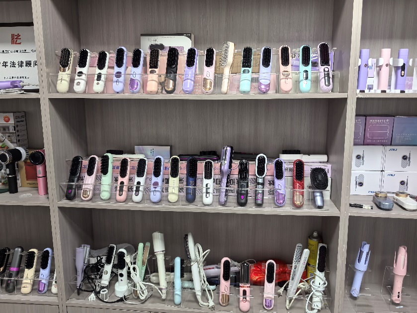 从无班可接到年销千万，95后厂二代在拼多多重塑义乌小商品产业