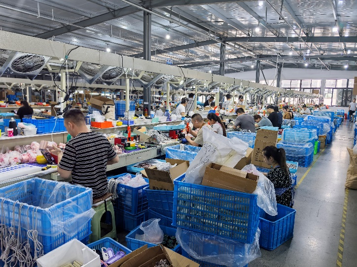 从无班可接到年销千万，95后厂二代在拼多多重塑义乌小商品产业