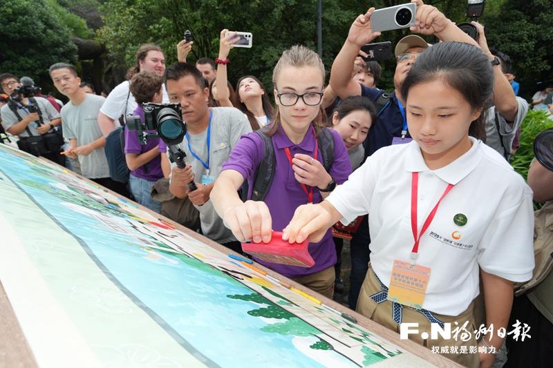 中美青少年共绘《鼓岭缘·和平之约》