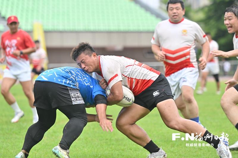 兩岸青年在榕競技交流：智能領(lǐng)域比技術(shù) 綠茵場上賽技能