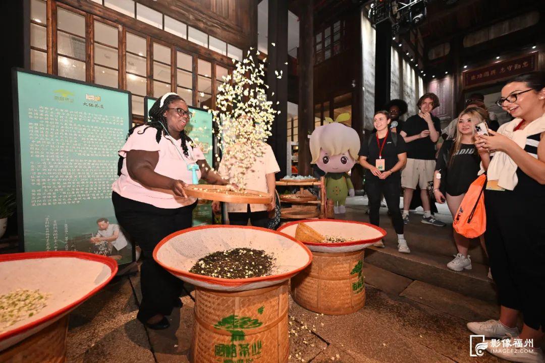 跨越山海，再续百年情谊