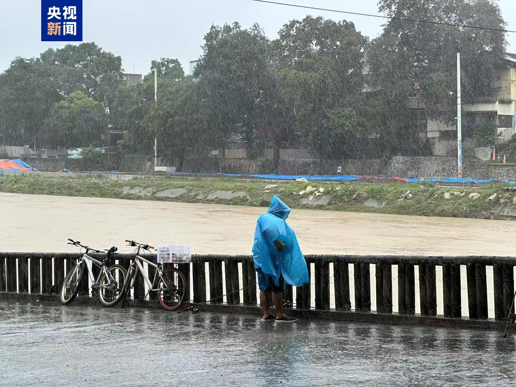 台风“韦帕”致菲律宾5人死亡 超80万人受灾