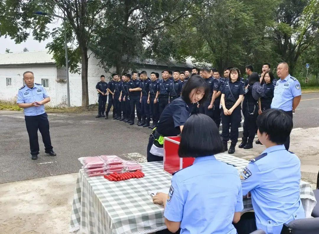 “大几发小狗？”“好像是大二下学期！”