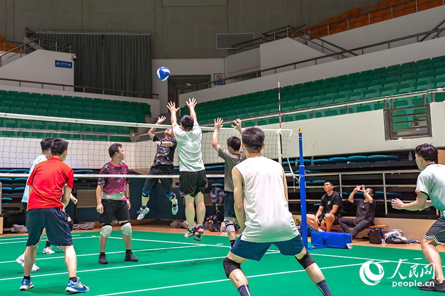 人民网关注福州：炎炎夏日，健身热潮挡不住