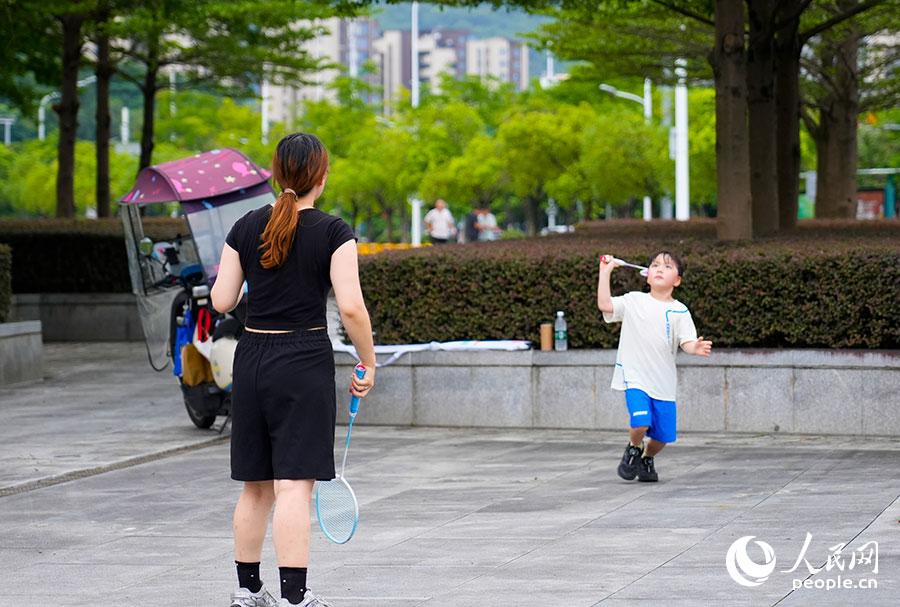 人民网关注福州：炎炎夏日，健身热潮挡不住