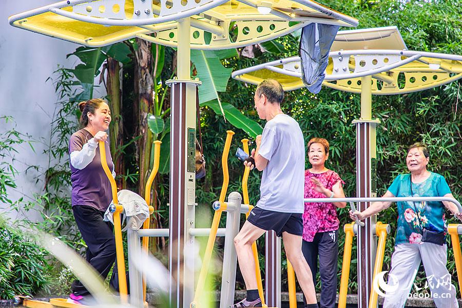 人民网关注福州：炎炎夏日，健身热潮挡不住