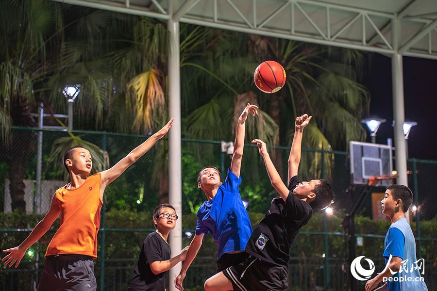 人民网关注福州：炎炎夏日，健身热潮挡不住
