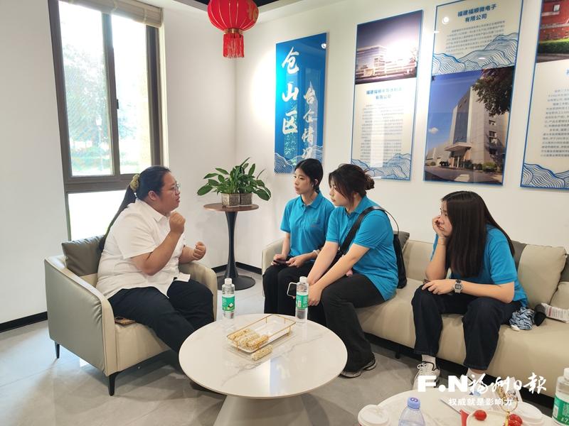 臺灣姑娘龔鈺婷扎根福州進行社區營造：一面錦旗見證榕臺融合