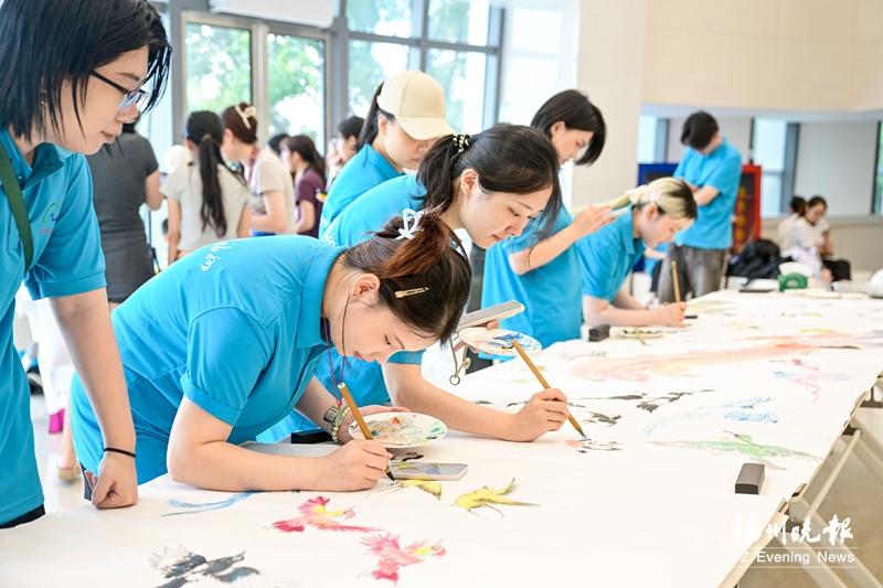 兩岸學子在榕共繪一幅畫