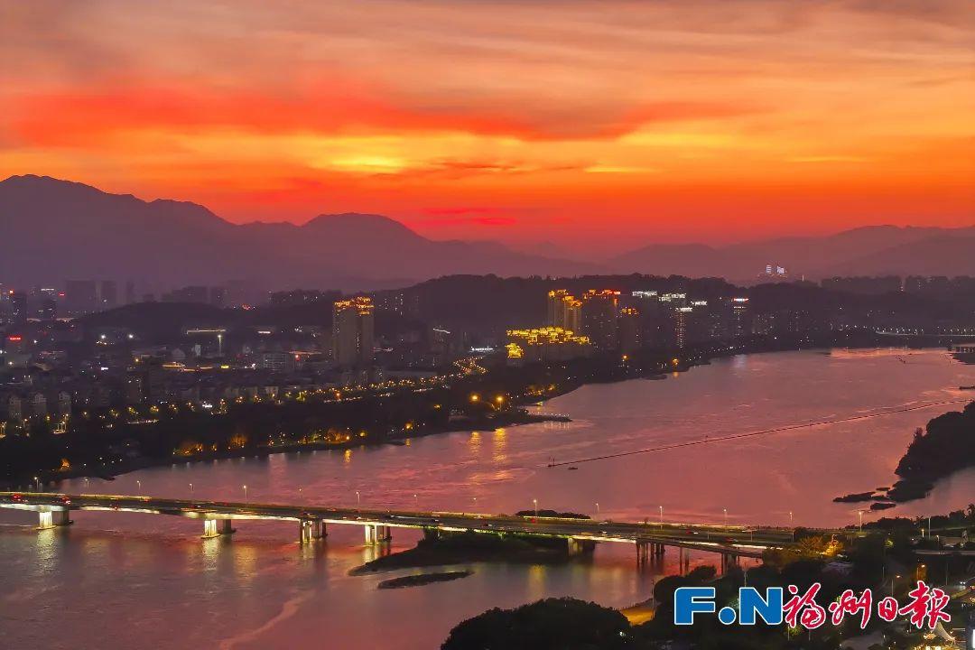 刷屏！福州上空惊现“天使的翅膀”