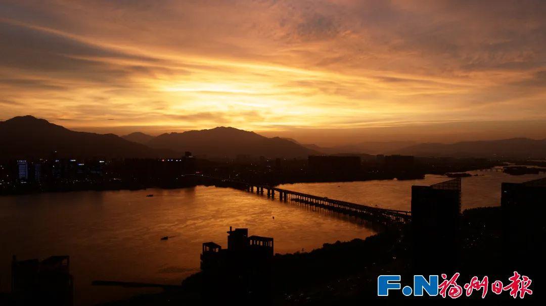 刷屏！福州上空惊现“天使的翅膀”