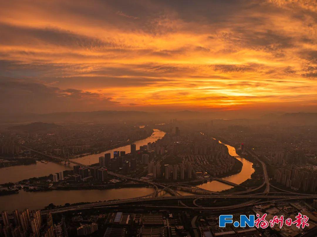刷屏！福州上空惊现“天使的翅膀”