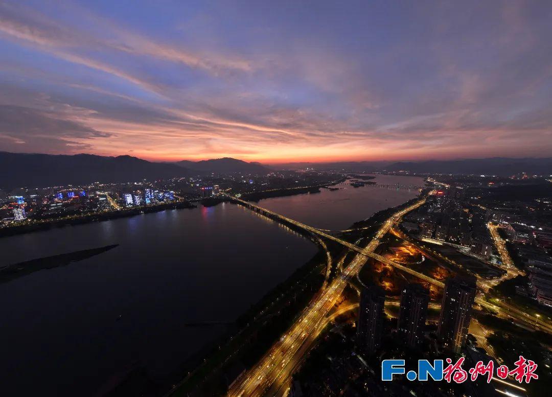 刷屏！福州上空惊现“天使的翅膀”