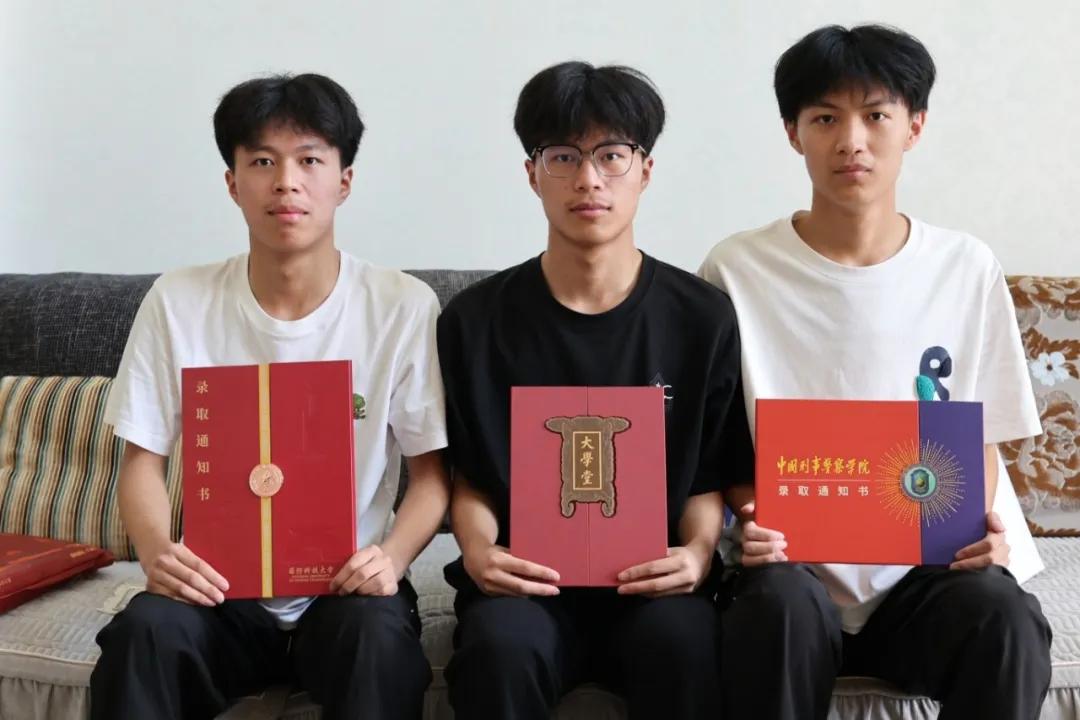 罗钧议、罗钧腾、罗钧龄，成功圆梦！