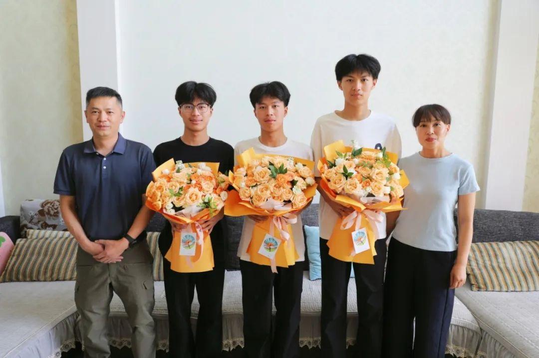 罗钧议、罗钧腾、罗钧龄，成功圆梦！