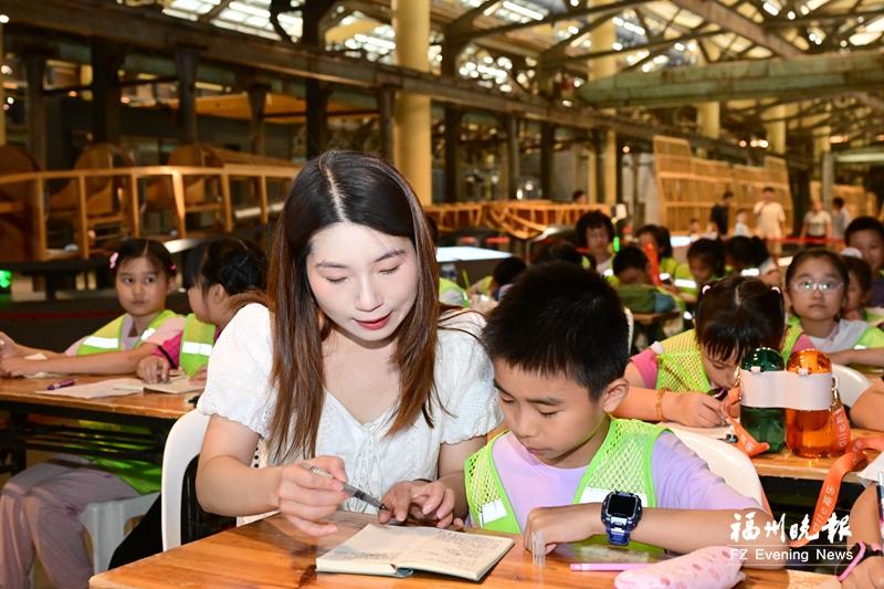 福州晚报写作训练营探秘“船政奇妙夜”