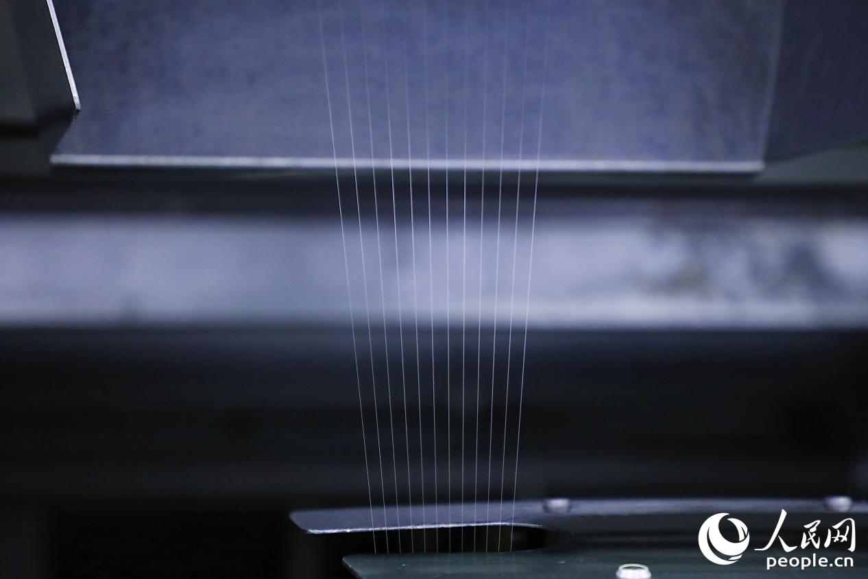 “速度比高铁快”，“织”出传统产业“新羽翼”