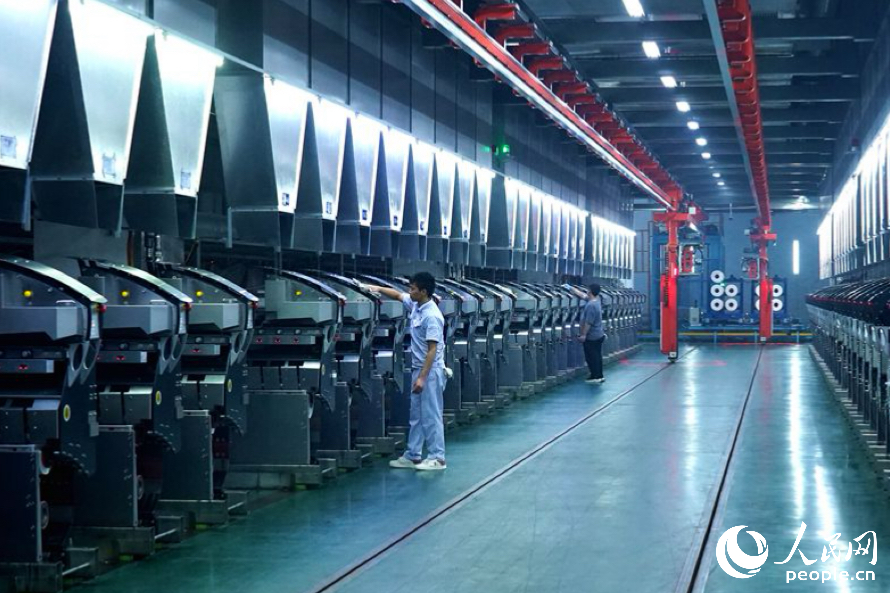 “速度比高铁快”，“织”出传统产业“新羽翼”