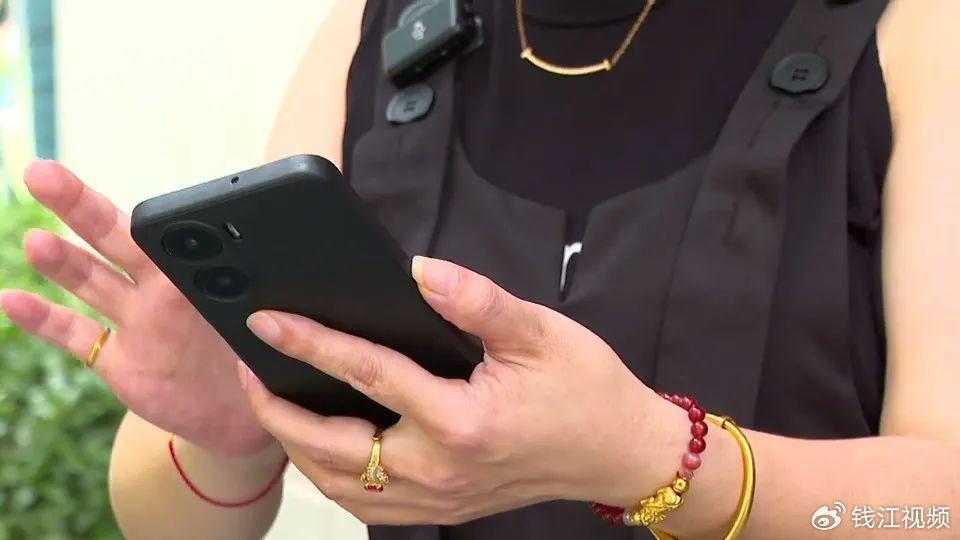 女子例假后游泳大出血向场馆索赔