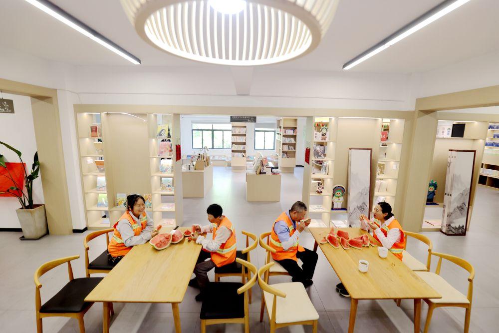 镜观·回响｜筑牢就业“压舱石” 守护群众幸福感