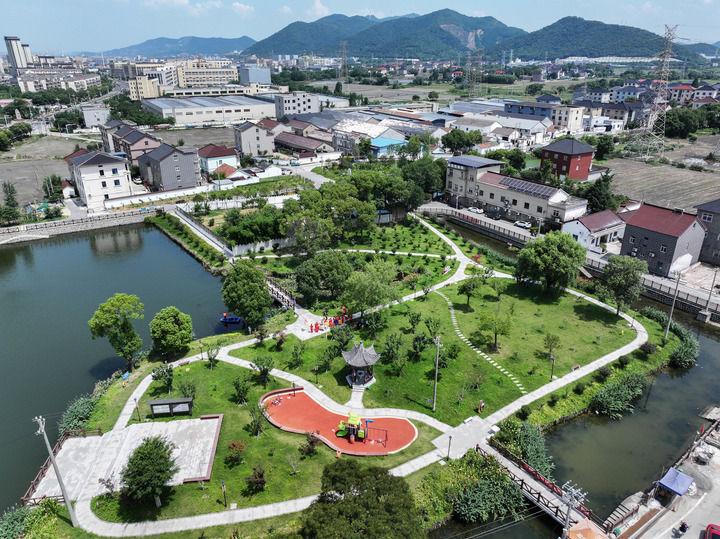 新的伟大奋斗创造新的历史伟业——以习近平同志为核心的党中央引领“十四五”经济社会发展纪实