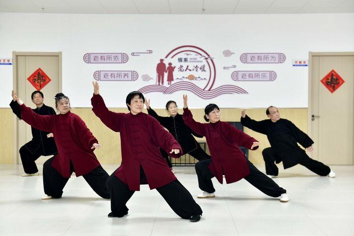 新的伟大奋斗创造新的历史伟业——以习近平同志为核心的党中央引领“十四五”经济社会发展纪实