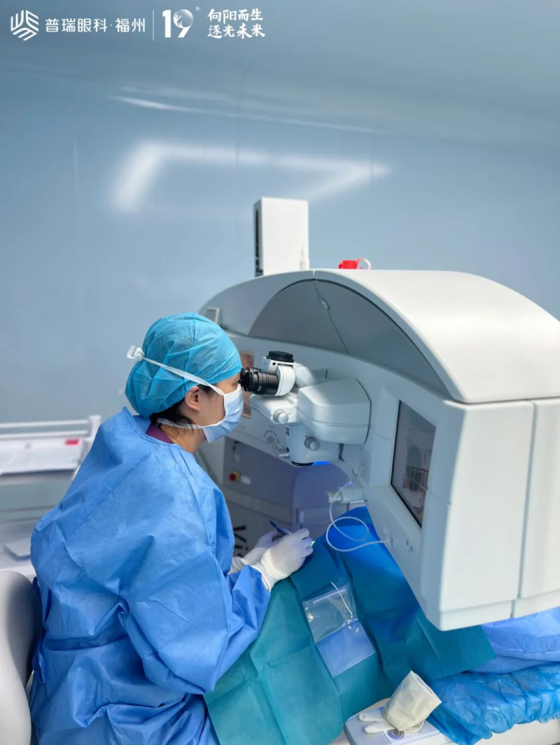 25度全飞秒透镜薄如蝉翼——福州普瑞眼科林青鸿院长挑战极限