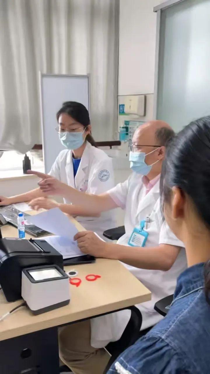 玩电话手表也能近视？医生提醒！