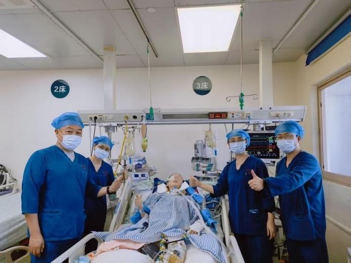 女子35层坠楼奇迹生还