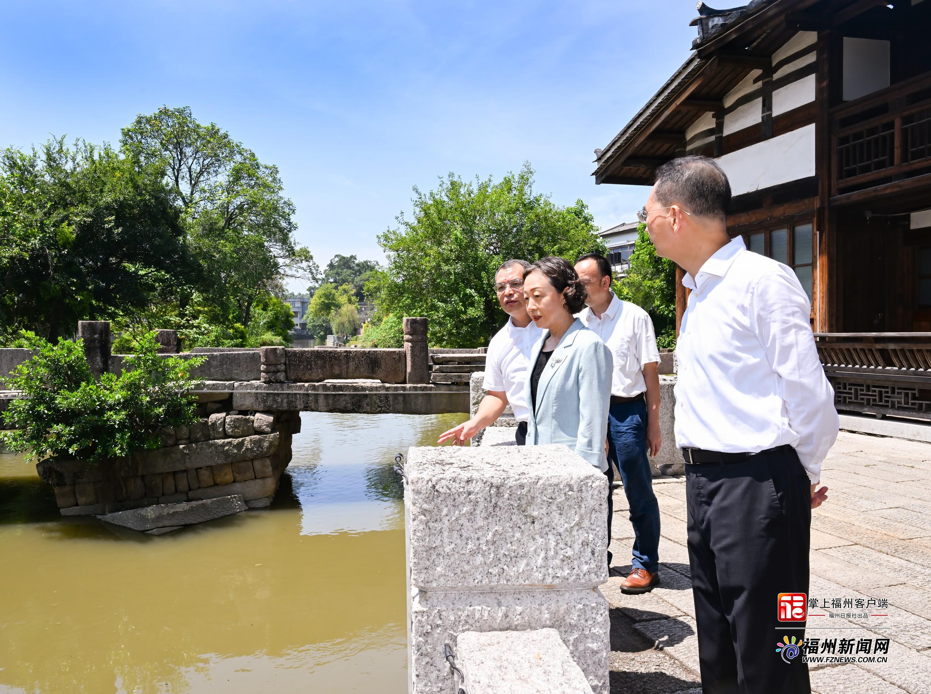 ​郭宁宁吴贤德调研城市工作并开展“护河爱水、清洁家园”活动