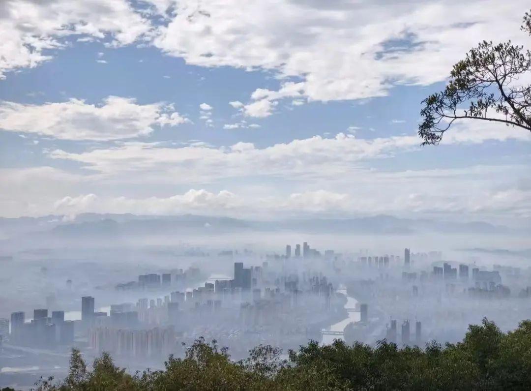 用脱口秀的方式打开福州