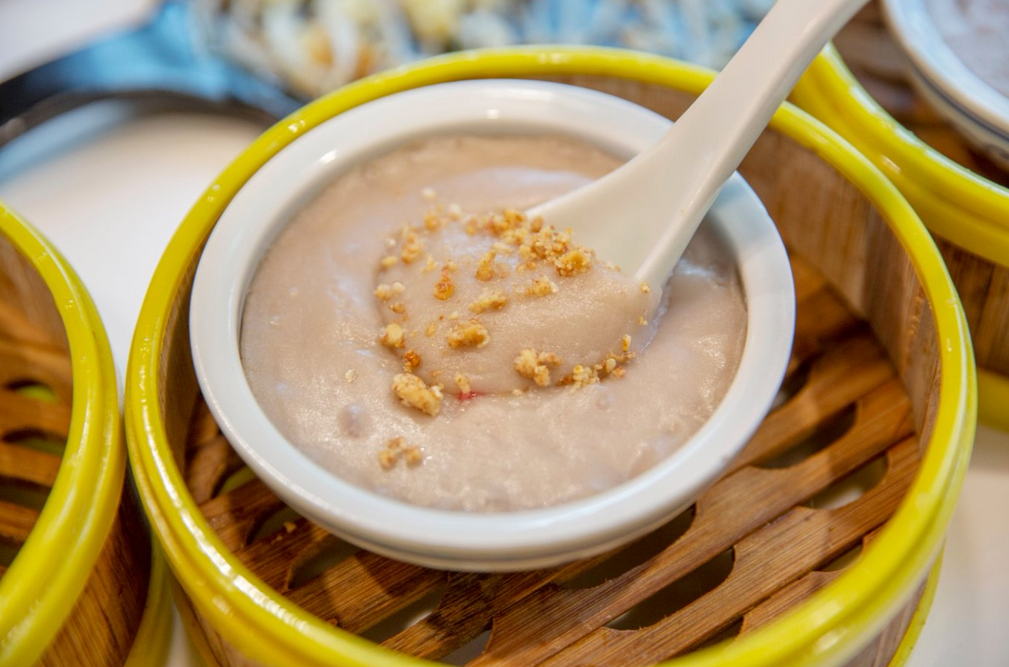 用脱口秀的方式打开福州