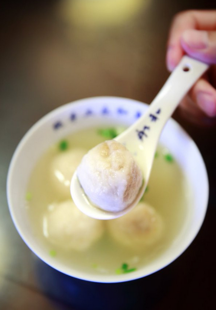 用脱口秀的方式打开福州