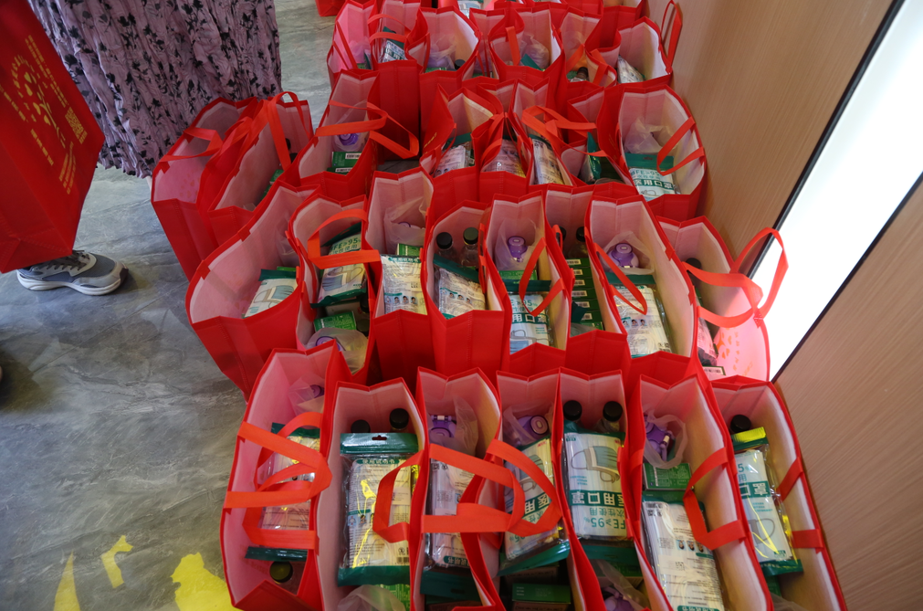 致敬城市奔跑者 夏日清凉送到手——仓山区关爱新就业群体慰问活动