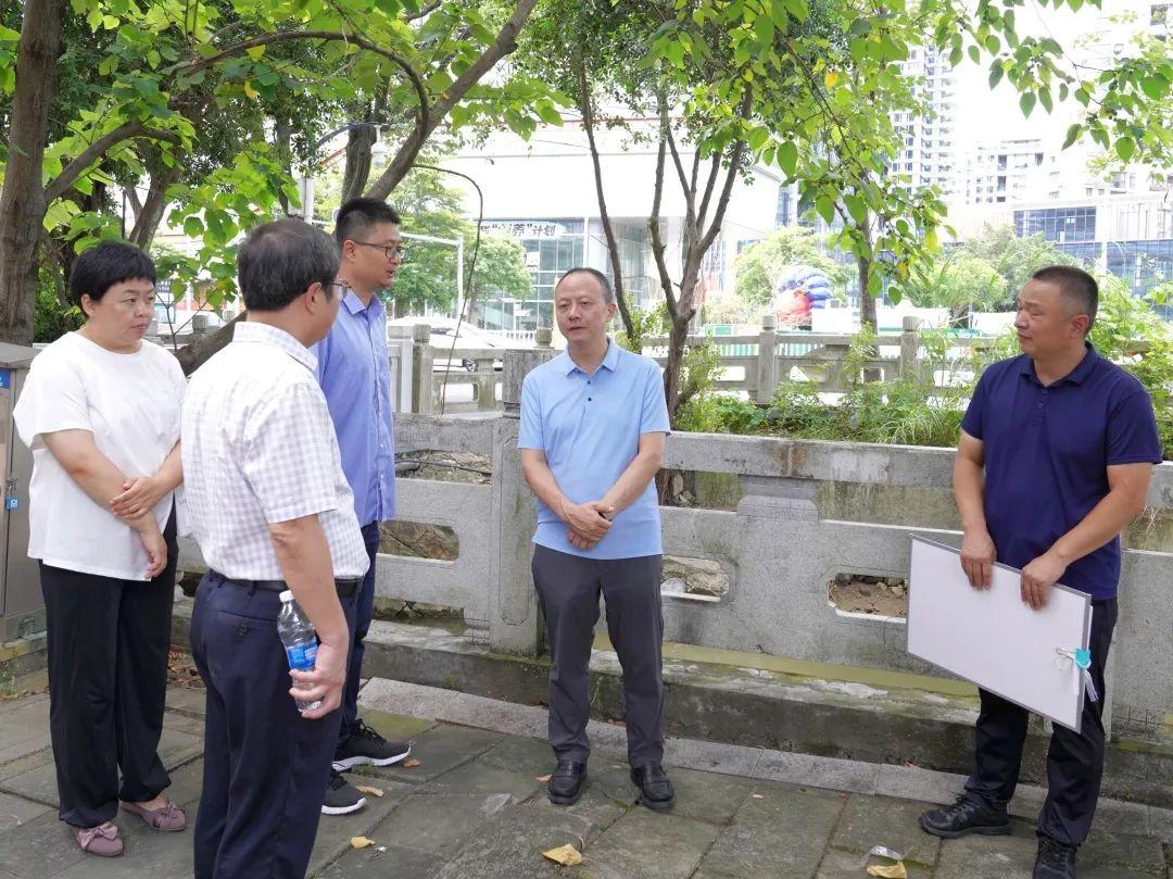 台江区政府主要领导开展“河长日”巡河暨“护河爱水清洁家园”活动
