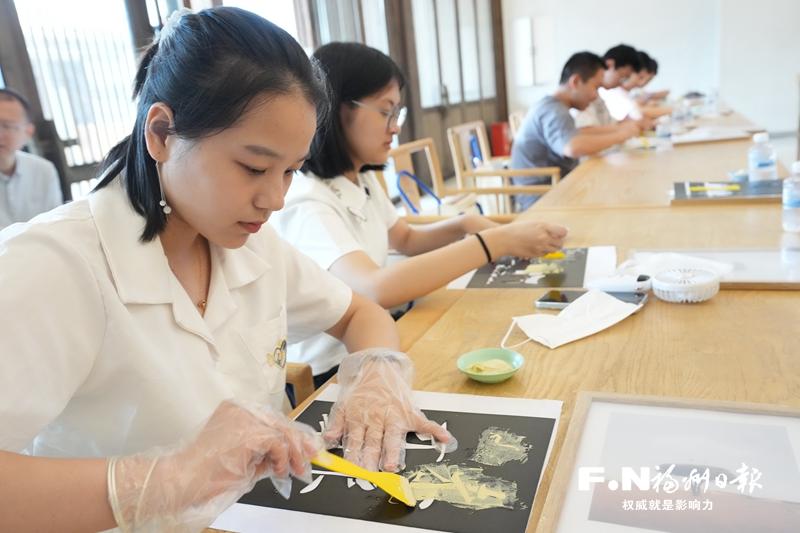 长乐为准大学生送上“文化成人礼”