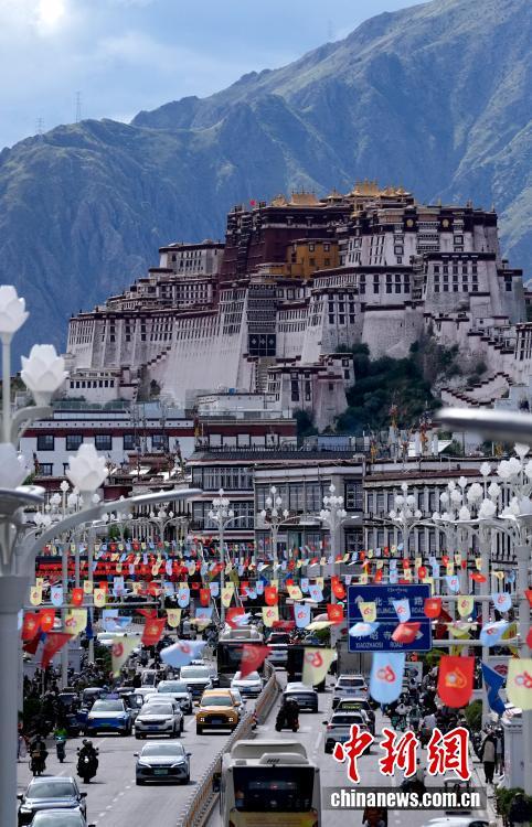 雪域高原一甲子，习近平情牵西藏